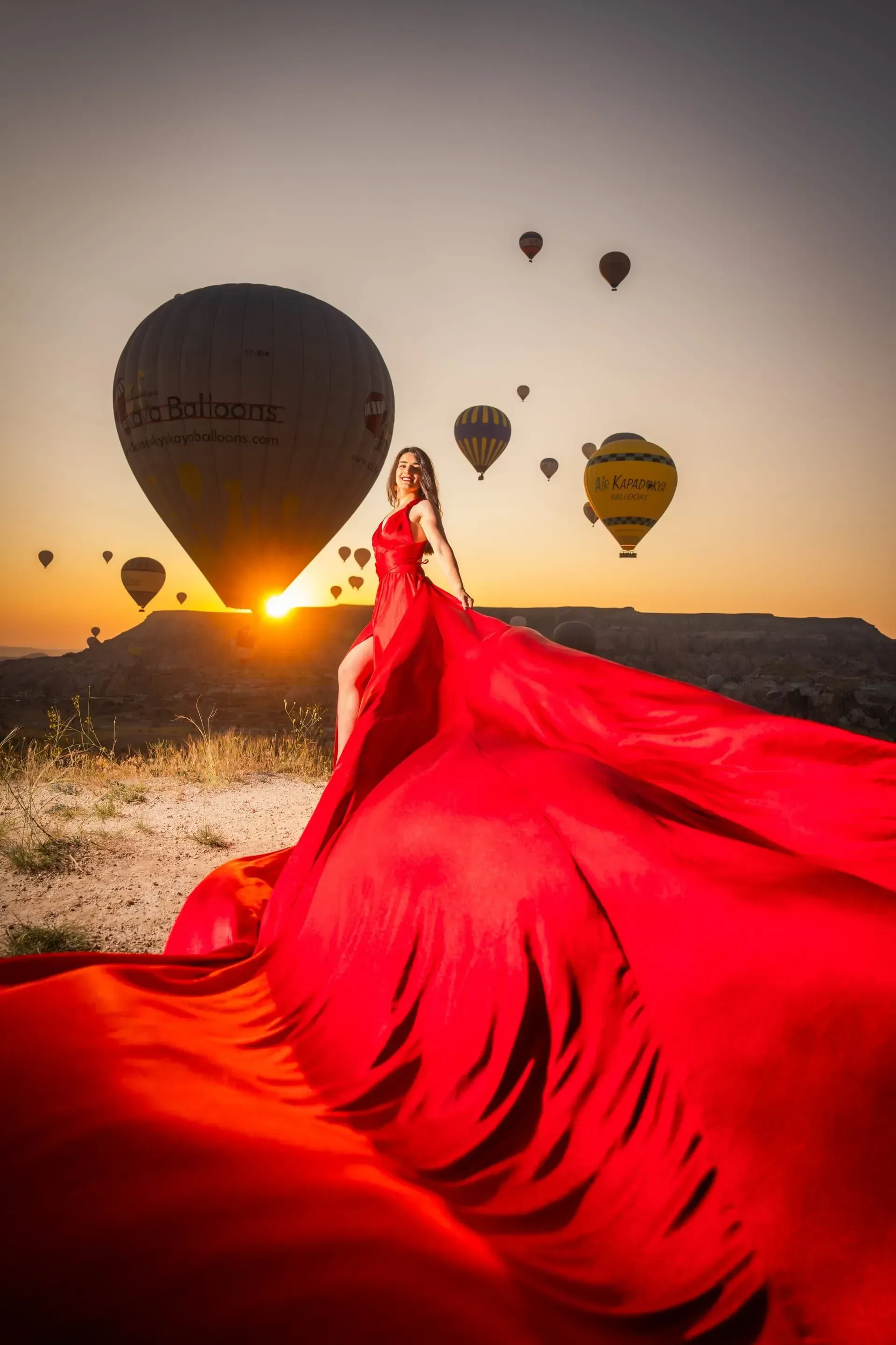 Kapadokya vadi balon manzarası